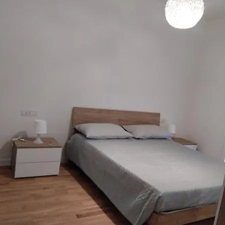Gioja Apartment *