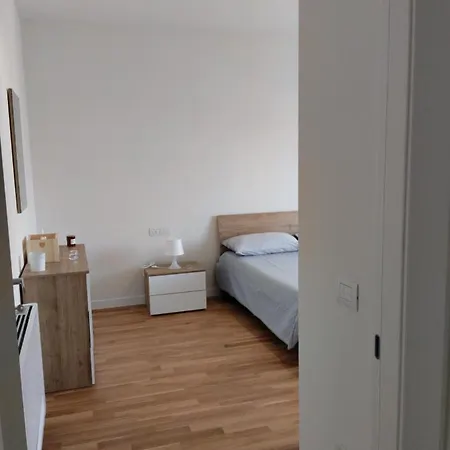 Gioja Apartment *
