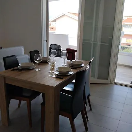Gioja Apartment
